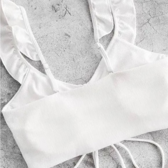 ZAFUL Ribbed Ruffle Cinched Ruched Bikini Top - White S - Picture 2 of 5